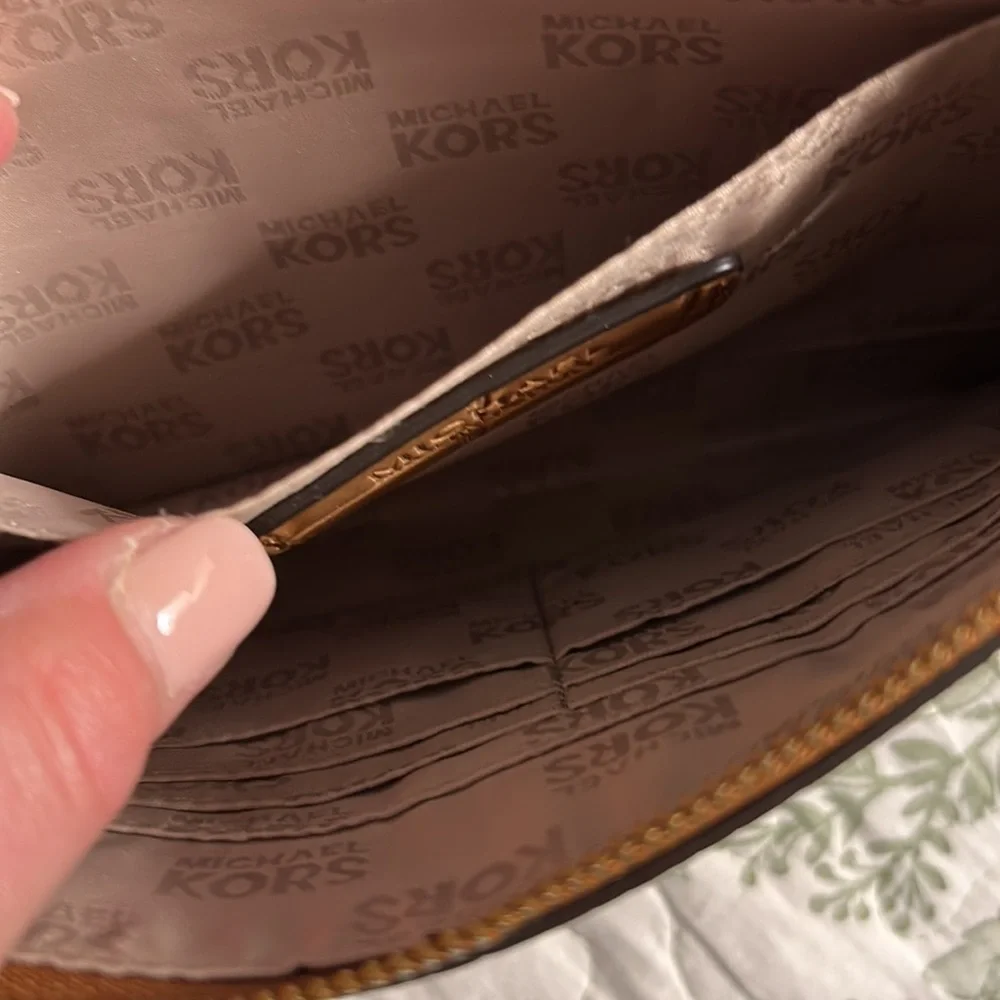 Michael Kors Jet set Kors gator - print camel clutch wallet wristlet.